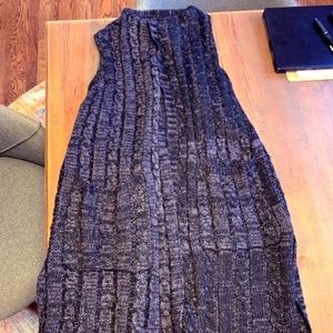 Long vest with front pockets